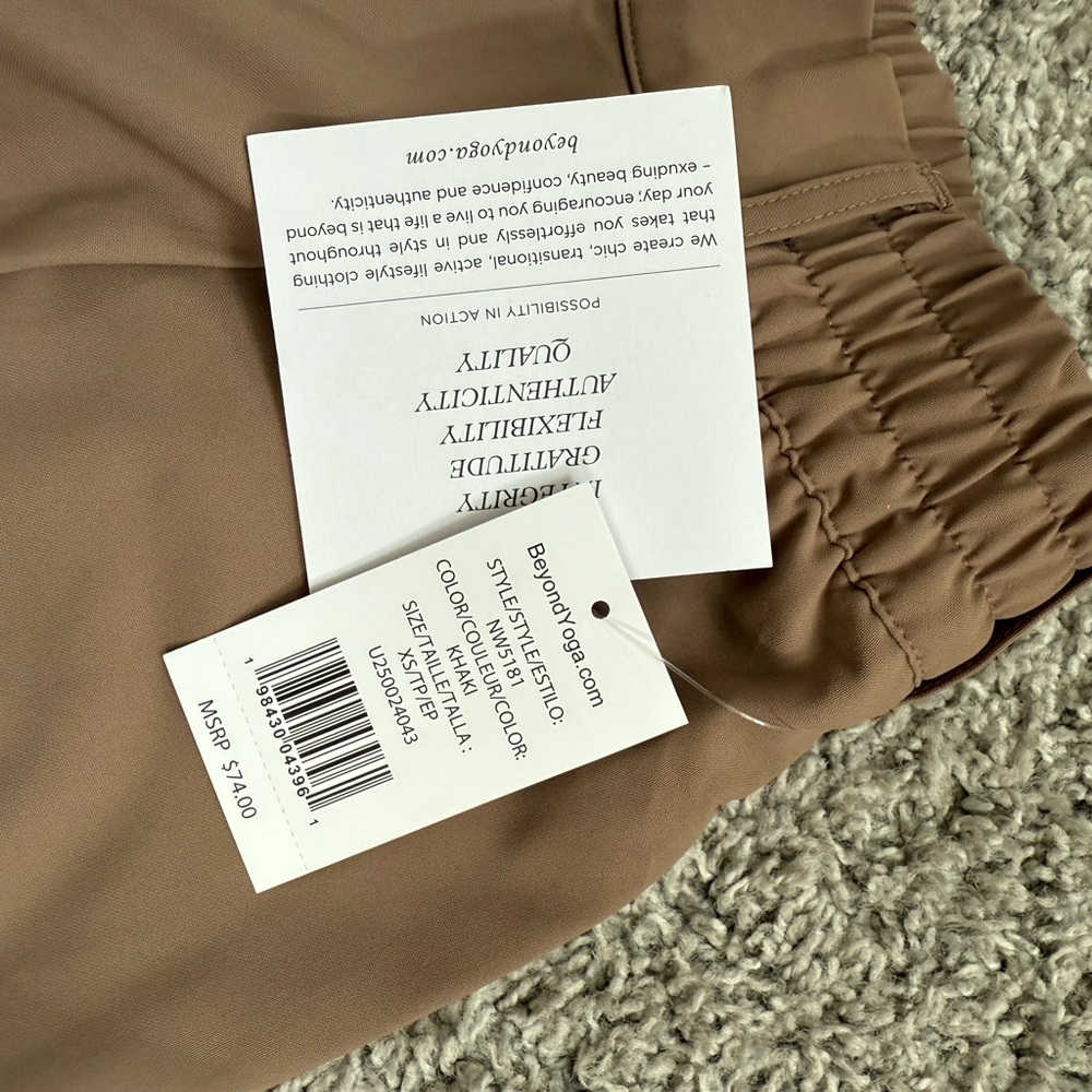 Beyond Yoga Status High Waist Shorts - Picture 3 of 5